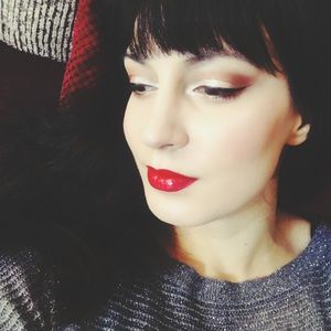 Meet your Posher, Kara